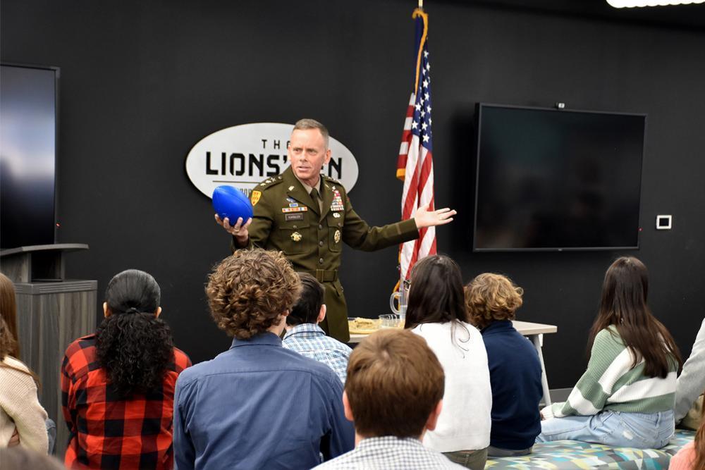 Army 3-Star Teaches 8th Graders about Honor