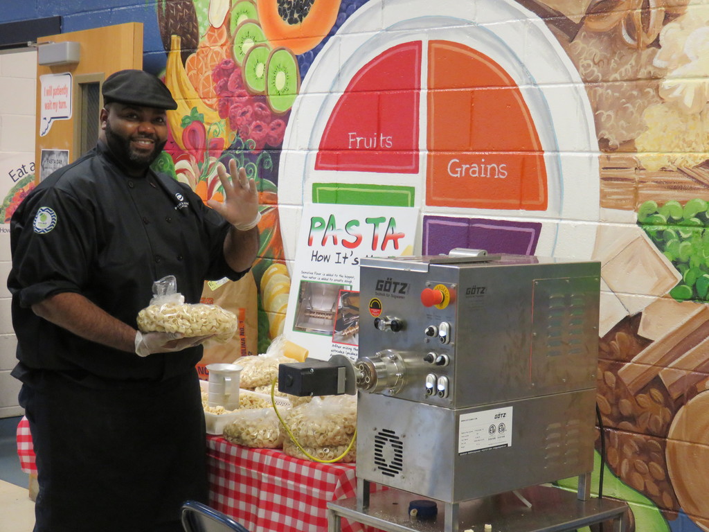 Chef Darnell from Pomptonian makes pasta!